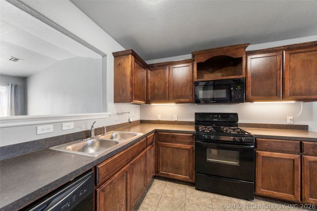 15108 E 108th Place North, Owasso, OK 74055