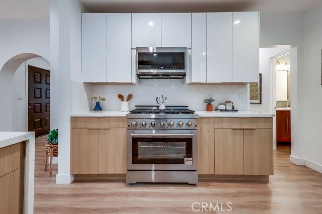 4016 6th Avenue, Los Angeles, CA 90008