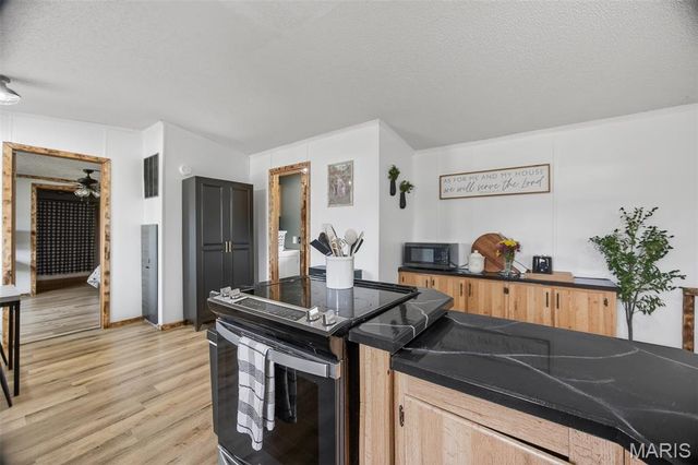 17007 Dogwood Drive, Lebanon, MO 65536