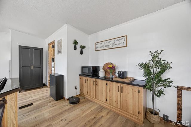 17007 Dogwood Drive, Lebanon, MO 65536