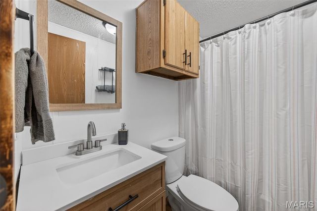 17007 Dogwood Drive, Lebanon, MO 65536