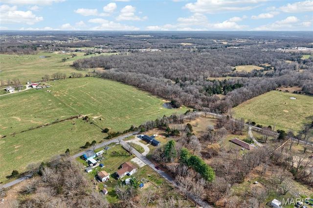 17007 Dogwood Drive, Lebanon, MO 65536