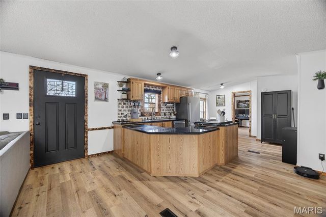 17007 Dogwood Drive, Lebanon, MO 65536