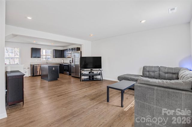 6109 Carrick Bend Court, Charlotte, NC 28269