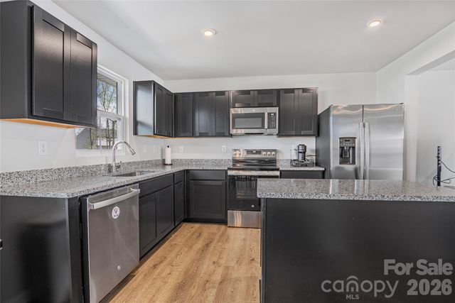 6109 Carrick Bend Court, Charlotte, NC 28269