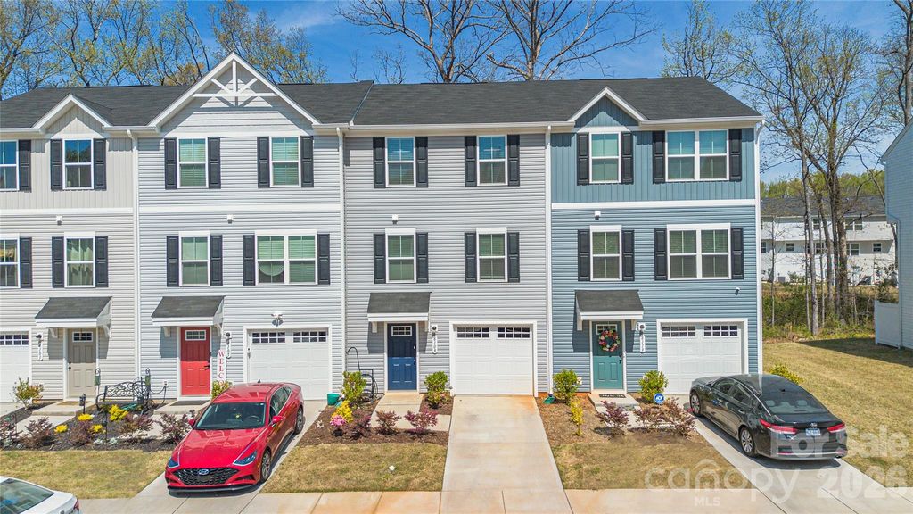 6109 Carrick Bend Court, Charlotte, NC 28269