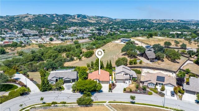 669 Red Cloud Road, Paso Robles, CA 93446
