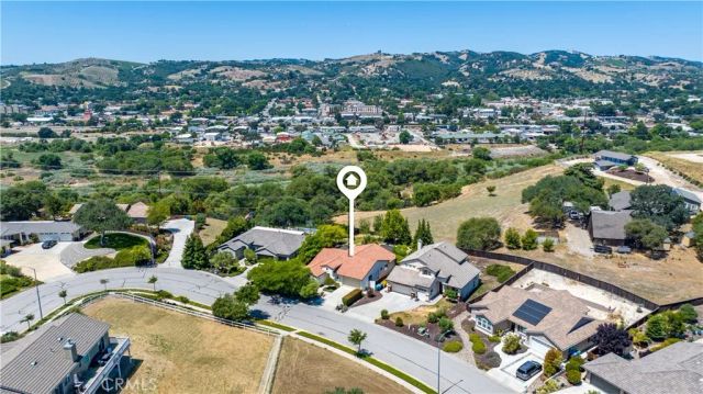 669 Red Cloud Road, Paso Robles, CA 93446