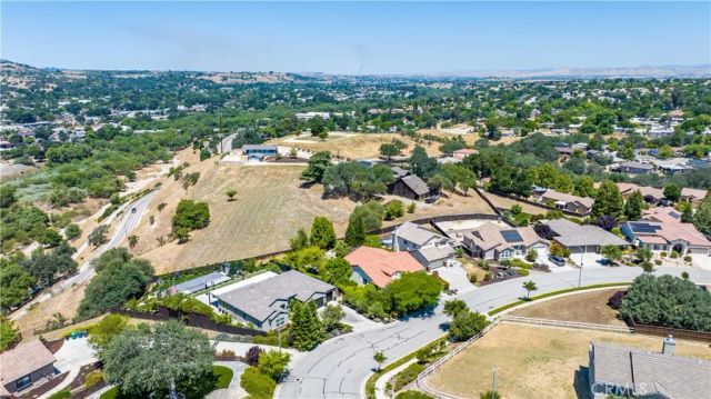 669 Red Cloud Road, Paso Robles, CA 93446