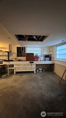 16310 Ashworth Avenue N, Shoreline, WA 98133