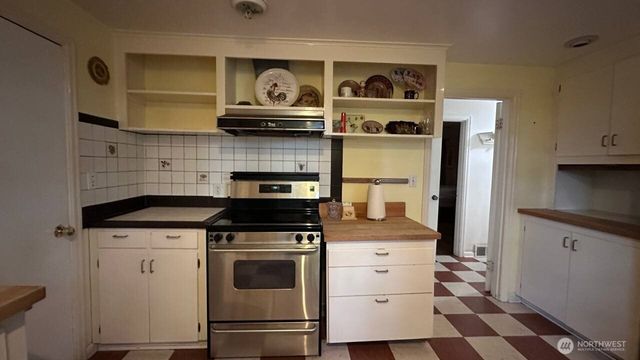 16310 Ashworth Avenue N, Shoreline, WA 98133