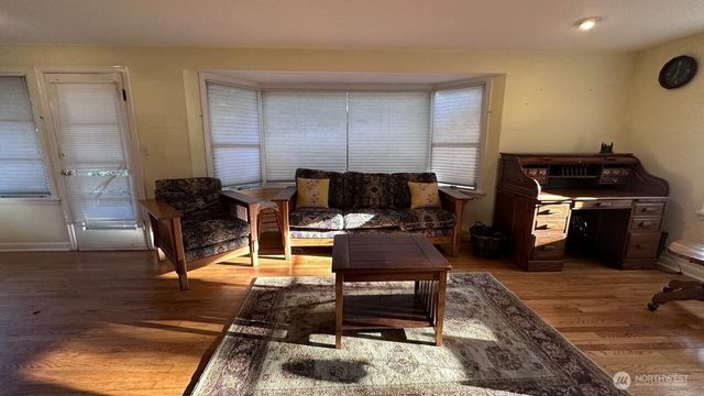 16310 Ashworth Avenue N, Shoreline, WA 98133
