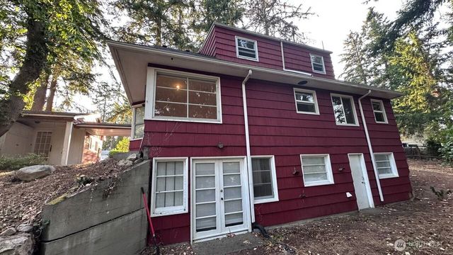 16310 Ashworth Avenue N, Shoreline, WA 98133