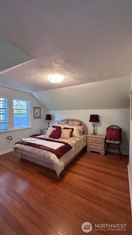 16310 Ashworth Avenue N, Shoreline, WA 98133