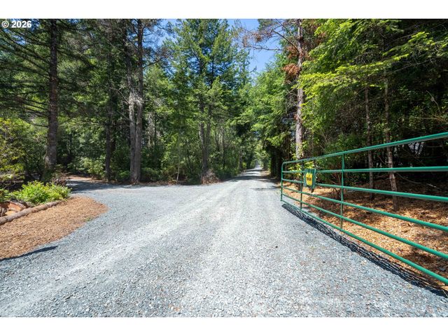 88579 HIGHWAY 42S, Bandon, OR 97411