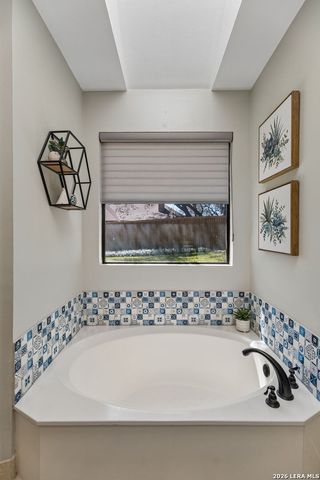 2442 Rim Oak, San Antonio, TX 78232