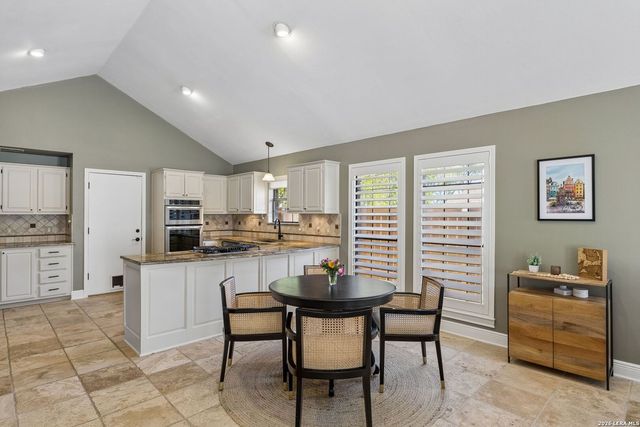 2442 Rim Oak, San Antonio, TX 78232