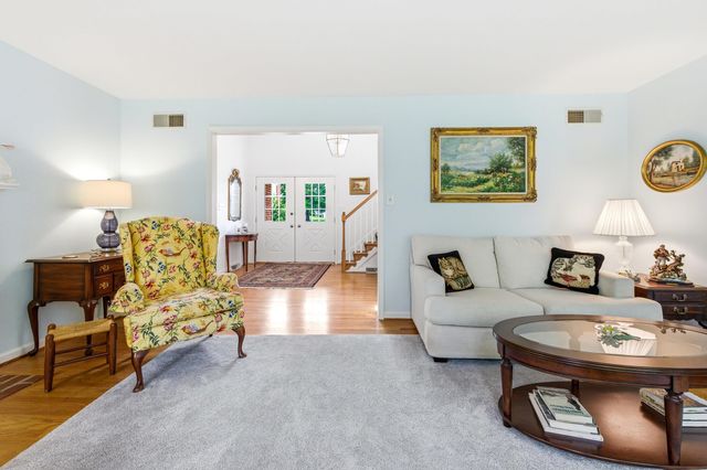 415 KERN ST, Woodstock, VA 22664
