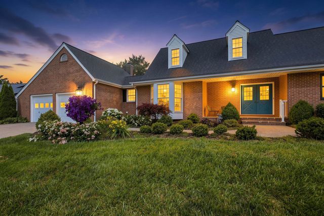 415 KERN ST, Woodstock, VA 22664
