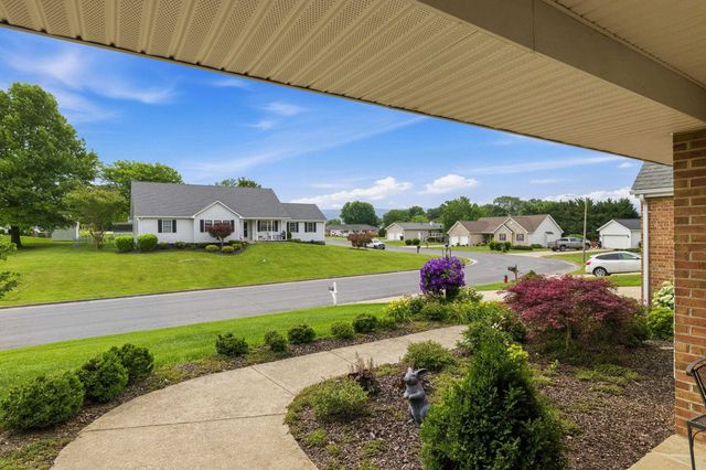415 KERN ST, Woodstock, VA 22664