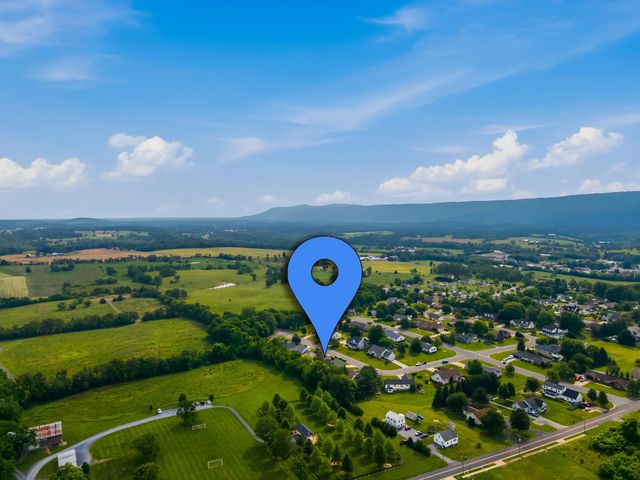 415 KERN ST, Woodstock, VA 22664