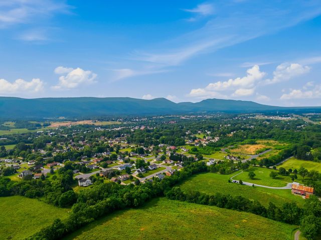 415 KERN ST, Woodstock, VA 22664