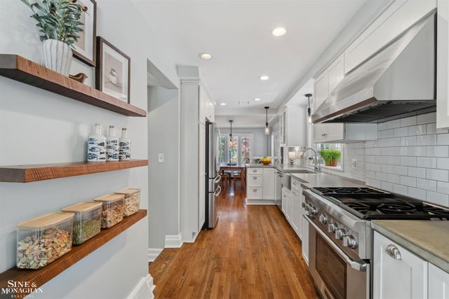 234 Mckinley Avenue, Grosse Pointe Farms, MI 48236