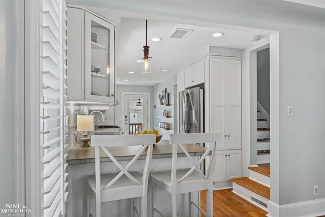 234 Mckinley Avenue, Grosse Pointe Farms, MI 48236