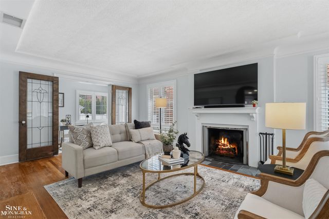 234 Mckinley Avenue, Grosse Pointe Farms, MI 48236