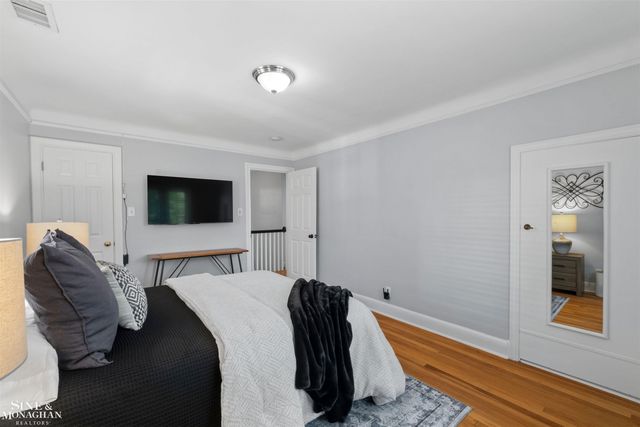 234 Mckinley Avenue, Grosse Pointe Farms, MI 48236