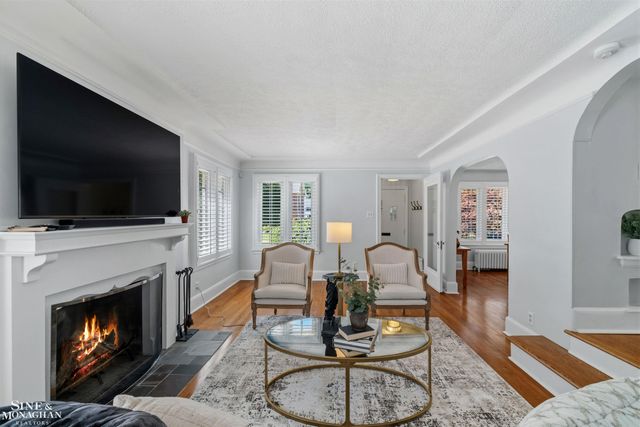 234 Mckinley Avenue, Grosse Pointe Farms, MI 48236