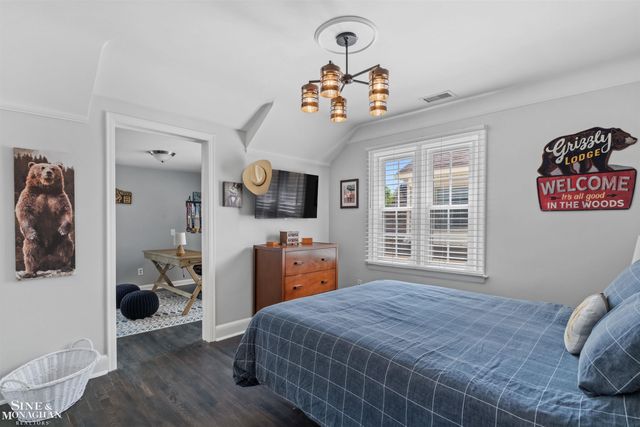 234 Mckinley Avenue, Grosse Pointe Farms, MI 48236