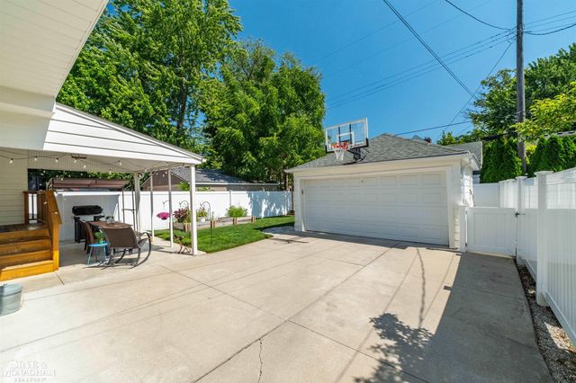 234 Mckinley Avenue, Grosse Pointe Farms, MI 48236