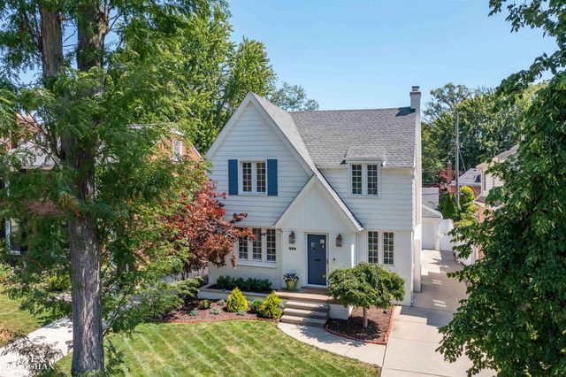 234 Mckinley Avenue, Grosse Pointe Farms, MI 48236
