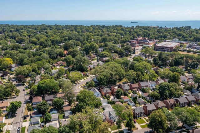 234 Mckinley Avenue, Grosse Pointe Farms, MI 48236