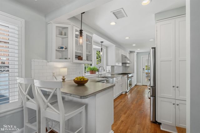 234 Mckinley Avenue, Grosse Pointe Farms, MI 48236