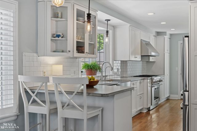 234 Mckinley Avenue, Grosse Pointe Farms, MI 48236