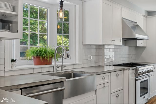 234 Mckinley Avenue, Grosse Pointe Farms, MI 48236