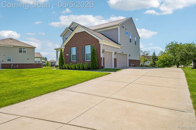 58261 Missaukee Lane, Lyon Charter Township, MI 48165