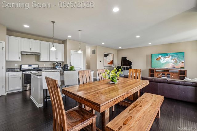 58261 Missaukee Lane, Lyon Charter Township, MI 48165