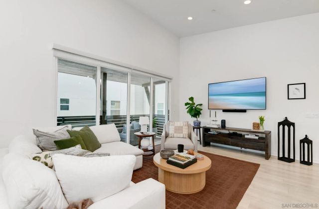 10466 Newbliss Way, San Diego, CA 92126