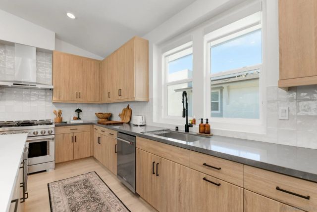10466 Newbliss Way, San Diego, CA 92126