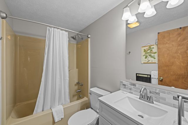673 KILLMON RD, Basye, VA 22810