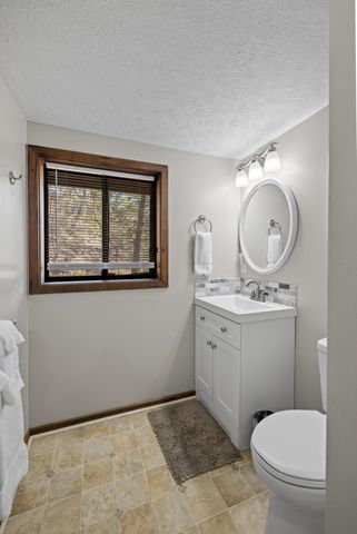 673 KILLMON RD, Basye, VA 22810