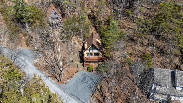673 KILLMON RD, Basye, VA 22810