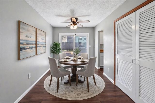 1605 E 21st Place, Lawrence, KS 66046