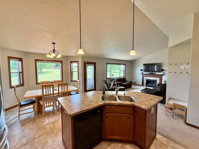 W6127 SHERWOOD POINT DRIVE, Greenville, WI 54942