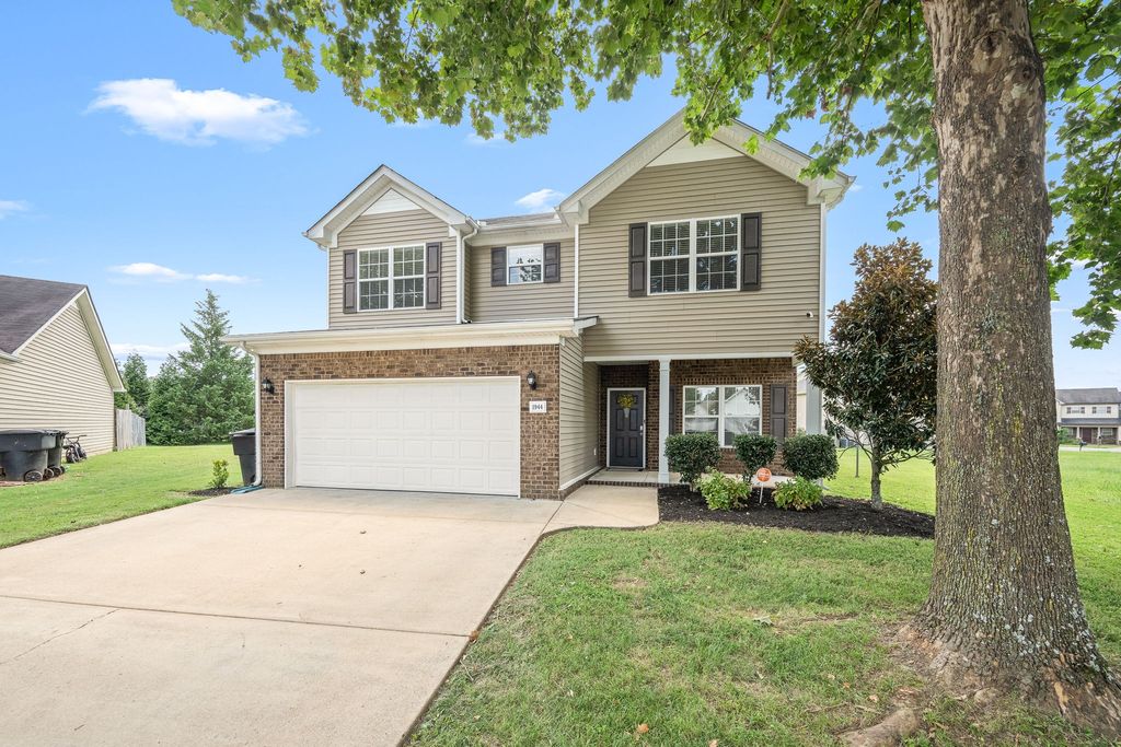 1944 Colyn Ave, Murfreesboro, TN 37128