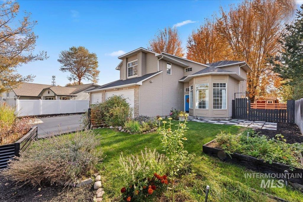 8475 W Beachside Ct, Boise, ID 83714 photo 3