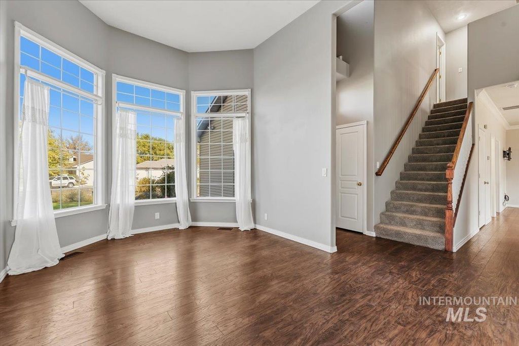 8475 W Beachside Ct, Boise, ID 83714 photo 4